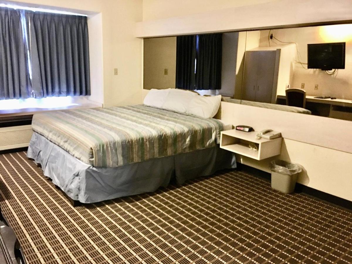 Chadron Inn & Suites Bagian luar foto