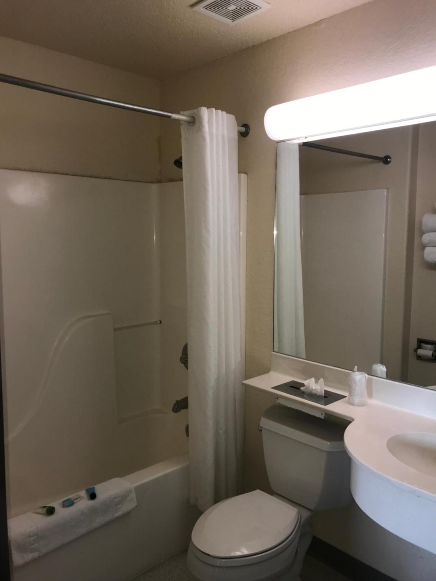 Chadron Inn & Suites Bagian luar foto