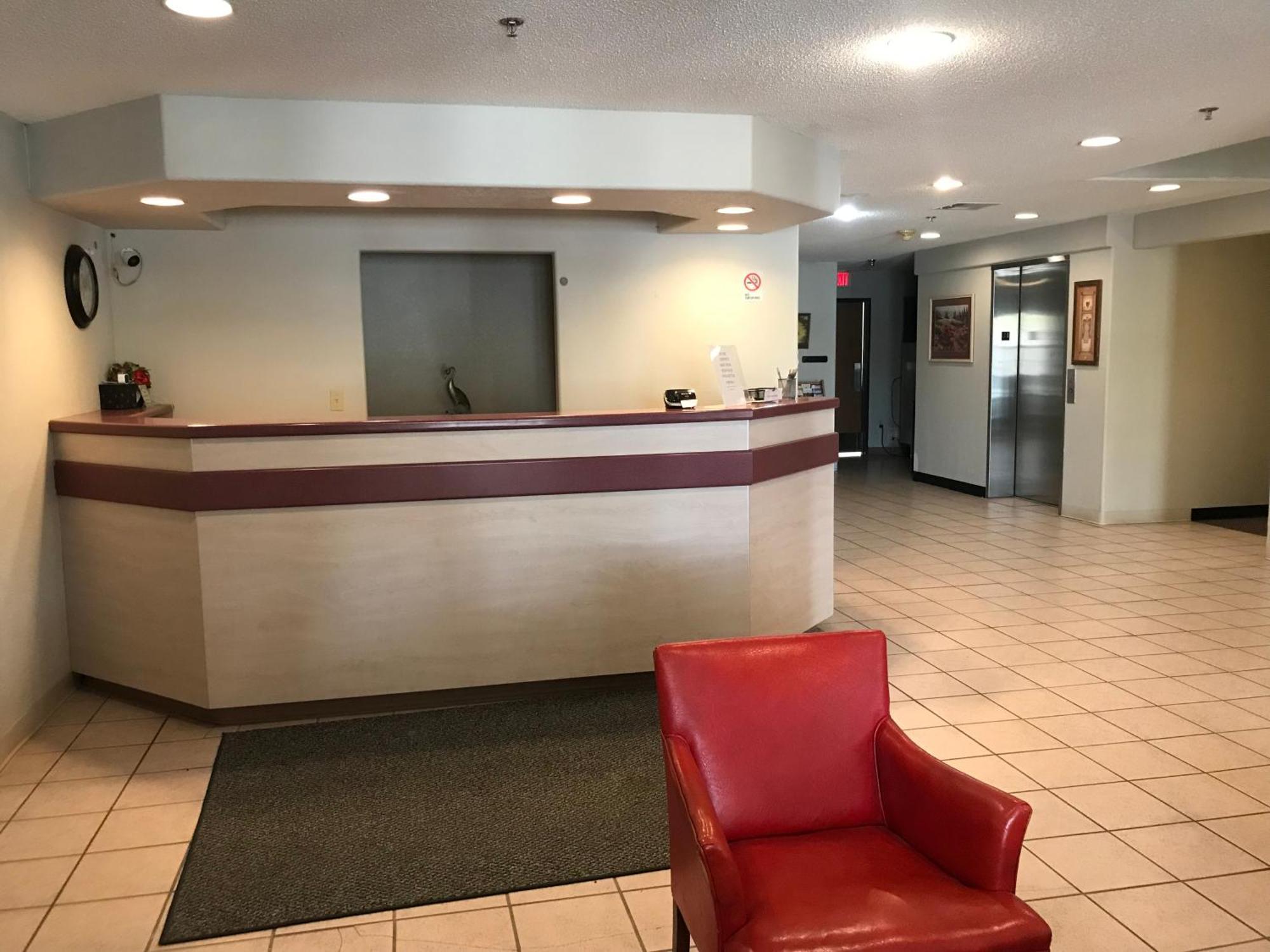 Chadron Inn & Suites Bagian luar foto
