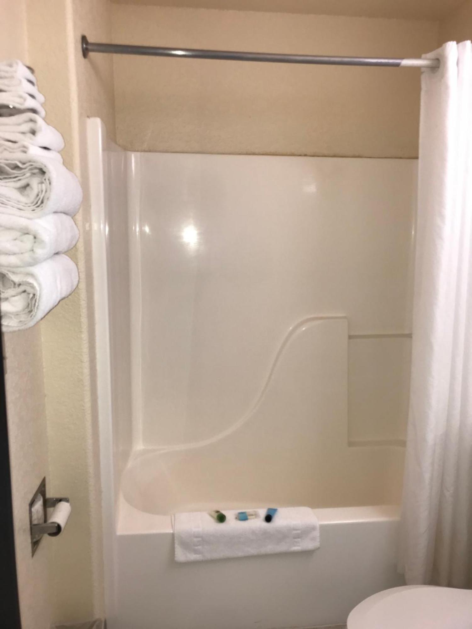 Chadron Inn & Suites Bagian luar foto